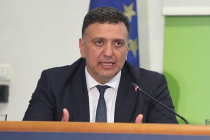 Β. Κικίλιας στη συνάντηση με τον ΥΦΥΠΕΞ των ΗΠΑ: Θα συνεργαστούμε με βάση τα κοινά μας συμφέροντα, προς όφελος της μέσης οικογένειας