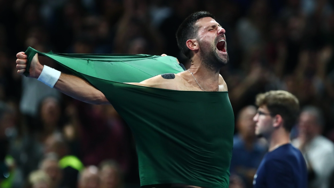 Έσκισε την μπλούζα του μετά τον θρίαμβο στον τελικό της Αθήνας ο Τζόκοβιτς - Φωτογραφίες