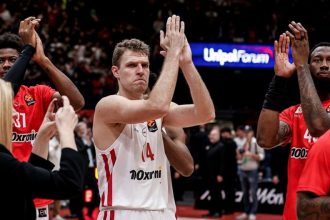 Ξέσπασε ο Βεζένκοφ: «Οι κατάρες και όλα αυτά που δεχόμαστε είναι πολλά - Τη μία είσαι Θεός, την άλλη δεν κάνουν όλοι»