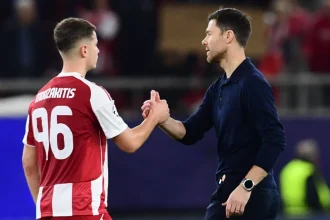 Μουζακίτης για το θετικό σχόλιο του Τσάμπι Αλόνσο: «Μεγάλη τιμή να μιλάει για μένα»