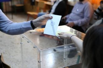 Δημοσκόπηση GPO: Μπροστά η ΝΔ, δεύτερο το ΠΑΣΟΚ - Τι ποσοστό συγκεντρώνουν Τσίπρας και Σαμαράς