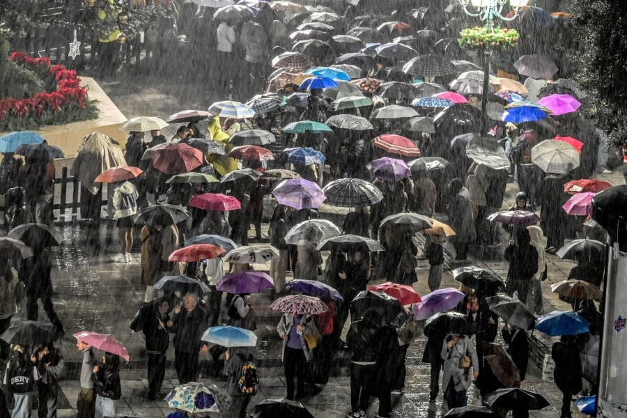 Επελαύνει η κακοκαιρία Adel - Ποιες περιοχές βρίσκονται σε «Red Code», ισχυρά φαινόμενα στη Δυτική Ελλάδα