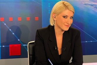 Η Σία Κοσιώνη υποδύθηκε τον...εαυτό της σε θεατρική παράσταση