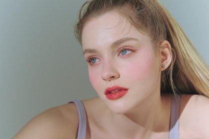 Αυτό το trend του TikTok προκαλεί ανησυχία: Γιατί να φοράς μακιγιάζ για να δείχνεις μεθυσμένη;