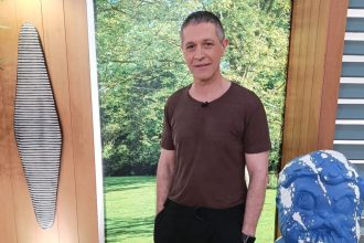 Αιμίλιος Χειλάκης για τον αδελφό του: «Είμαστε δύο άνθρωποι οι οποίοι είναι γνωστοί - Δεν έχουμε σχέση»