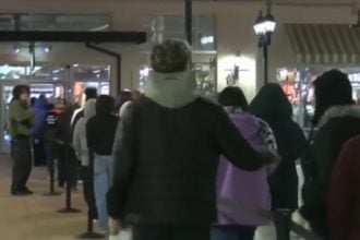 «Έσπασαν τα κοντέρ» Αμερικανοί στη Black Friday - Σε μία μέρα ξόδεψαν 12 δισεκατομμύρια δολάρια