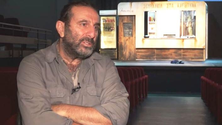 Ηλίας Βαλάσης: «Αν είχα προσπαθήσει να δουλέψω την εργασιομανία μου, δεν θα ήμουν ηθοποιός»