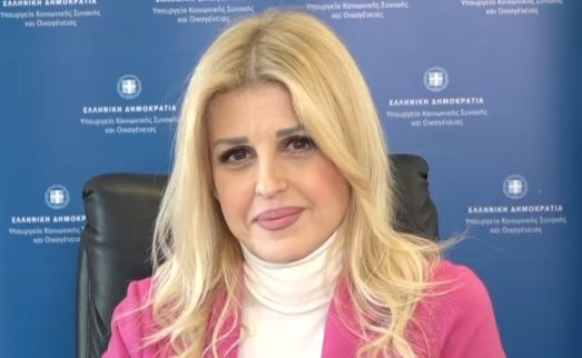 Έλενα Ράπτη για ενδοοικογενειακή βία: «Είναι καθοριστικό ότι γυναίκες πλέον σπάνε τη σιωπή»