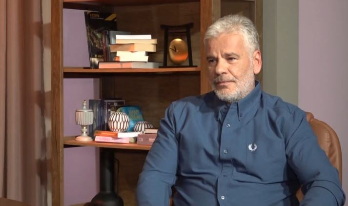 Νίκος Γρίτσης: «Το λαϊκό τραγούδι πάσχει από αντρικές φωνές»