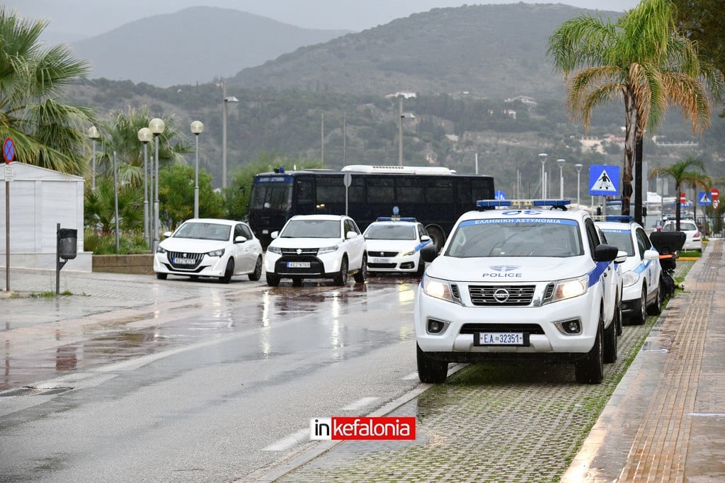 Αργοστόλι: Ένταση για το Crown Iris με Ισραηλινούς επισκέπτες - Άφιξη παρουσία ισχυρών αστυνομικών δυνάμεων από Πάτρα & Αθήνα (ΦΩΤΟ & ΒΙΝΤΕΟ)