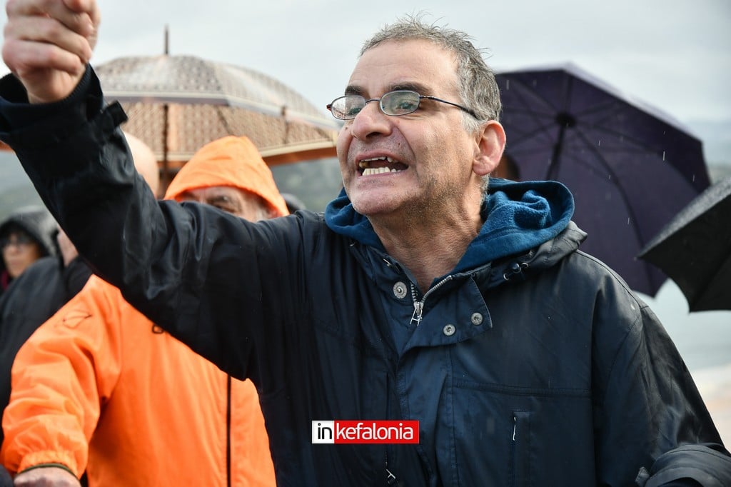 Αργοστόλι: Ένταση για το Crown Iris με Ισραηλινούς επισκέπτες - Άφιξη παρουσία ισχυρών αστυνομικών δυνάμεων από Πάτρα & Αθήνα (ΦΩΤΟ & ΒΙΝΤΕΟ)