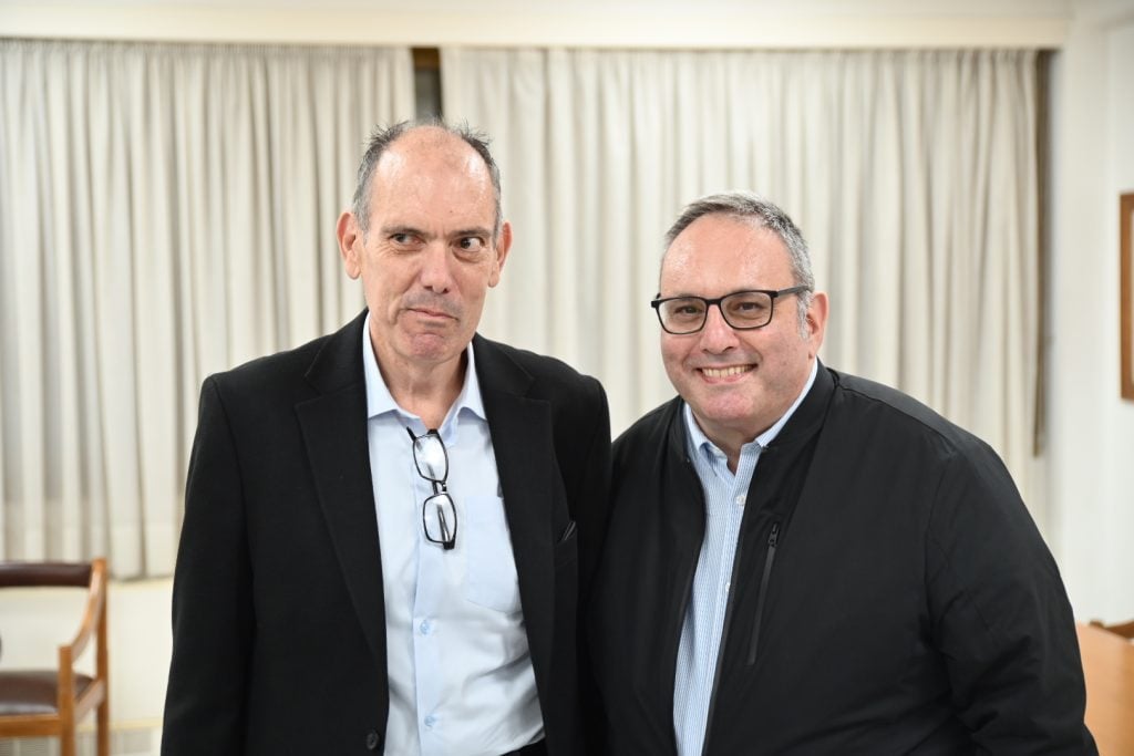 Εξήντα κείμενα για την ταυτότητα της Πάτρας - Παρουσιάστηκε το βιβλίο του δημοσιογράφου Διονύση Ζακυνθινού (ΦΩΤΟ)