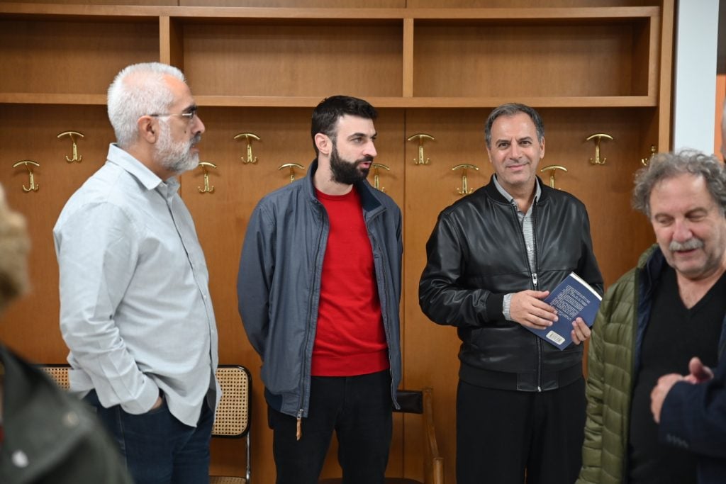 Εξήντα κείμενα για την ταυτότητα της Πάτρας - Παρουσιάστηκε το βιβλίο του δημοσιογράφου Διονύση Ζακυνθινού (ΦΩΤΟ)