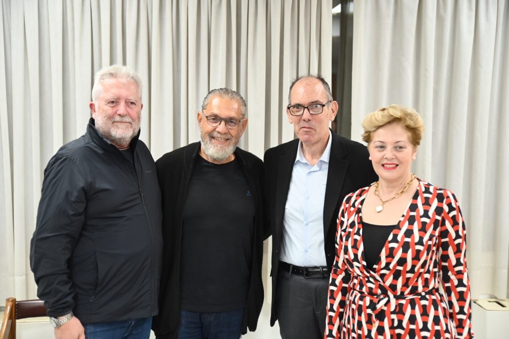 Εξήντα κείμενα για την ταυτότητα της Πάτρας - Παρουσιάστηκε το βιβλίο του δημοσιογράφου Διονύση Ζακυνθινού (ΦΩΤΟ)