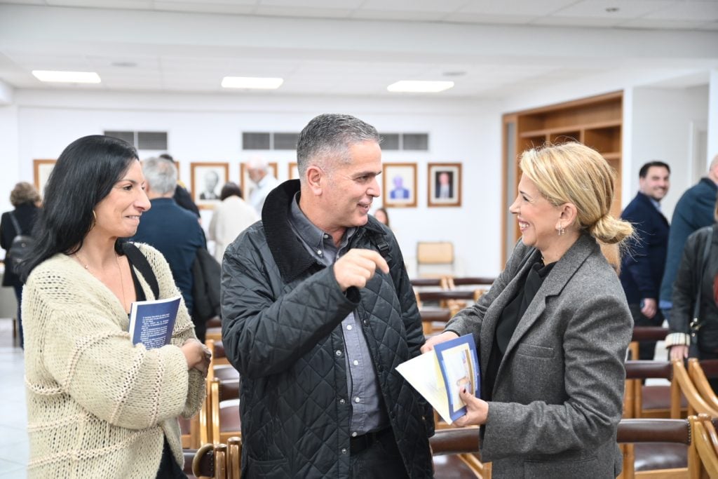 Εξήντα κείμενα για την ταυτότητα της Πάτρας - Παρουσιάστηκε το βιβλίο του δημοσιογράφου Διονύση Ζακυνθινού (ΦΩΤΟ)