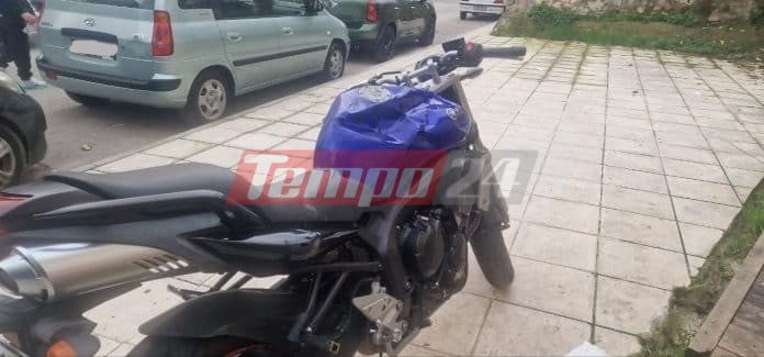 Πάτρα: Σφοδρή σύγκρουση μηχανής με ΙΧ - Στο νοσοκομείο ο δικυκλιστής (ΦΩΤΟ)