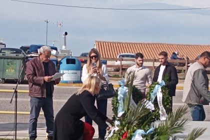 Πάτρα: Kατάθεση στεφάνων από το Κίνημα Δημοκρατίας για την επέτειο του Πολυτεχνείου