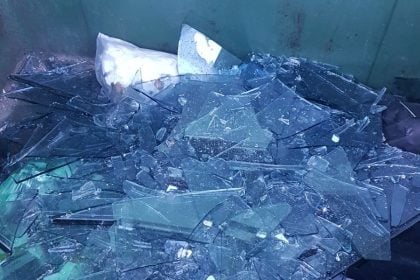 Δήμος Πατρέων: Πρόστιμο σε επαγγελματία για απόρριψη γυαλιών  σε κάδο οικιακών απορριμμάτων