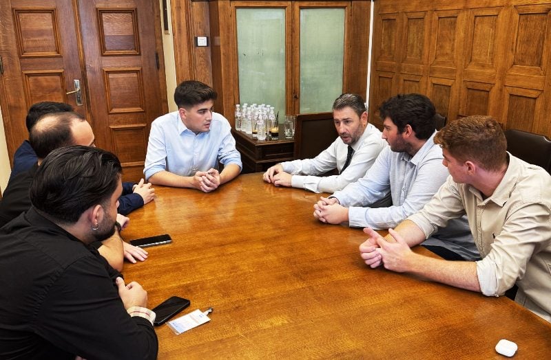 Συνάντηση ΠΑΣΠ ΑΕΙ Πάτρας με Νίκο Ανδρουλάκη για το ζήτημα της φοιτητικής κάρτας μετακίνησης