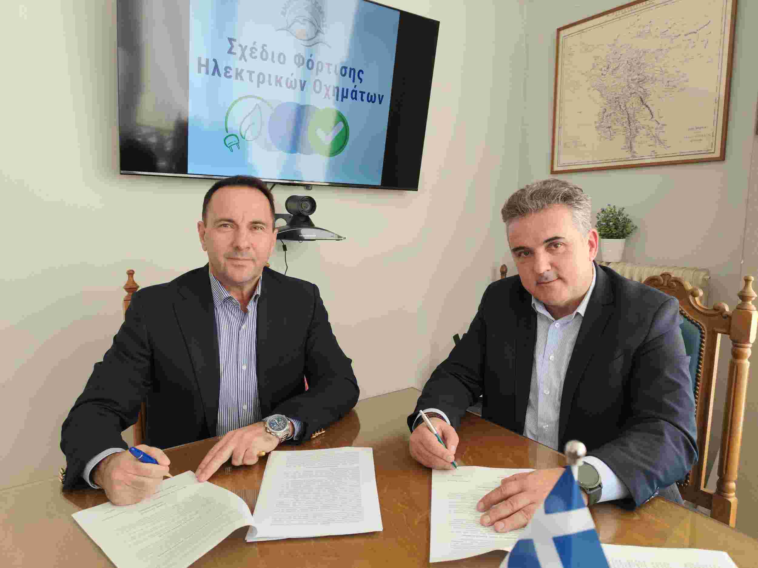 Δήμος Ζαχάρως: Υπεγράφη η σύμβαση για τη δημιουργία 13 σημείων φόρτισης ηλεκτρικών οχημάτων