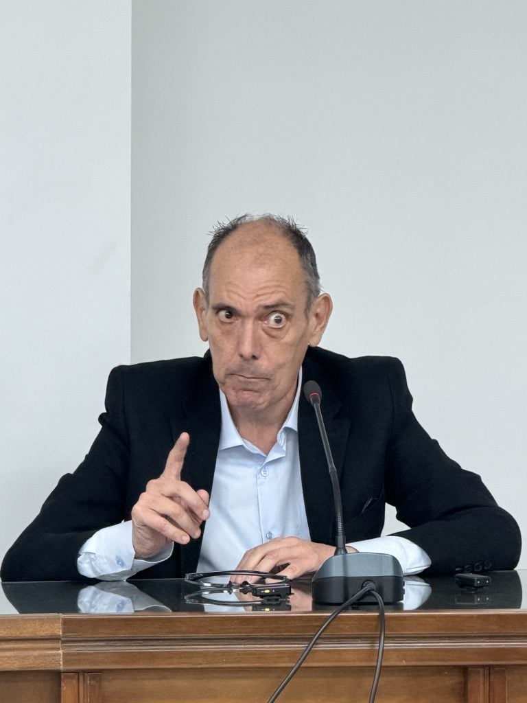 Εξήντα κείμενα για την ταυτότητα της Πάτρας - Παρουσιάστηκε το βιβλίο του δημοσιογράφου Διονύση Ζακυνθινού (ΦΩΤΟ)