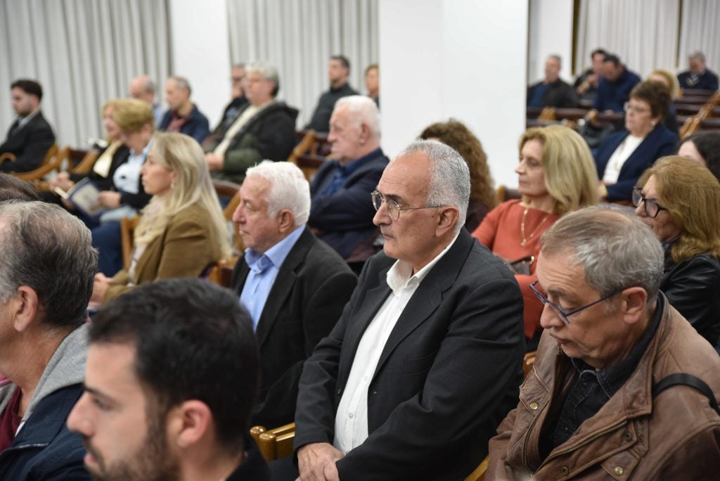 Εξήντα κείμενα για την ταυτότητα της Πάτρας - Παρουσιάστηκε το βιβλίο του δημοσιογράφου Διονύση Ζακυνθινού (ΦΩΤΟ)