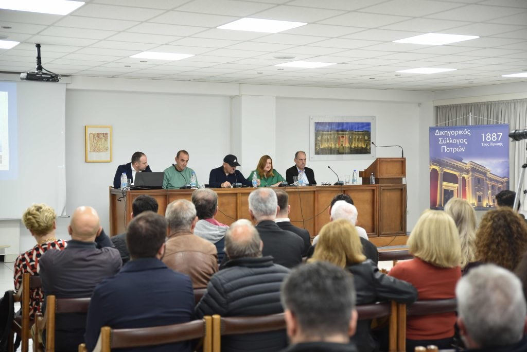 Εξήντα κείμενα για την ταυτότητα της Πάτρας - Παρουσιάστηκε το βιβλίο του δημοσιογράφου Διονύση Ζακυνθινού (ΦΩΤΟ)