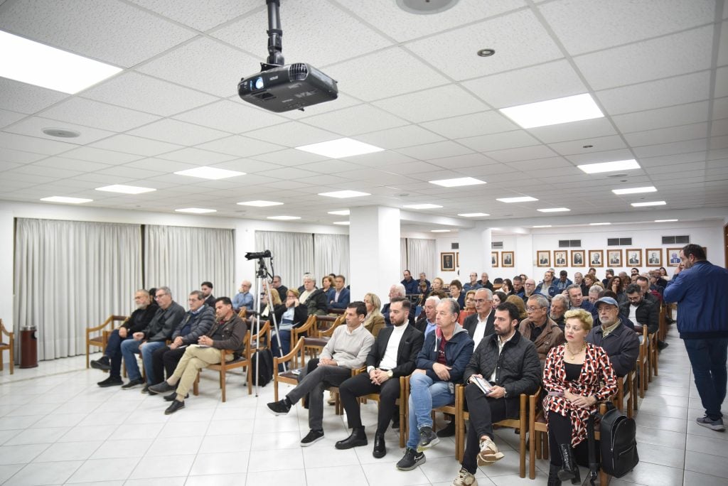 Εξήντα κείμενα για την ταυτότητα της Πάτρας - Παρουσιάστηκε το βιβλίο του δημοσιογράφου Διονύση Ζακυνθινού (ΦΩΤΟ)