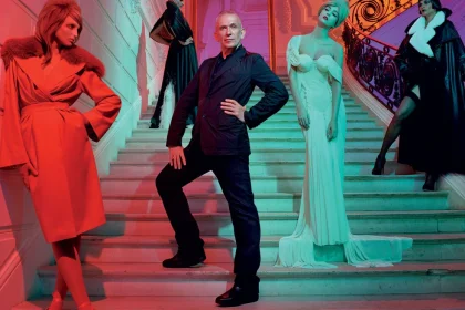 Οι γυναικείες κολεξιόν του Jean Paul Gaultier σε έναν τόμο