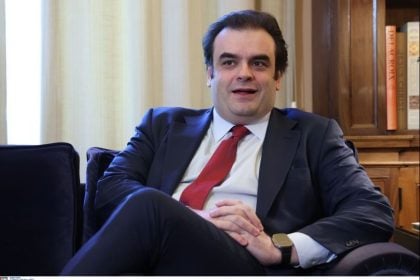 Bloomberg: Ο Πιερρακάκης ανακοινώνει σήμερα την υποψηφιότητά του για την προεδρία του Eurogroup