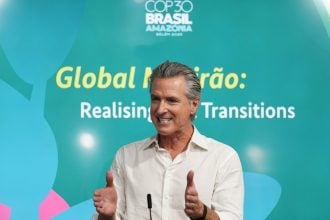 Γκάβιν Νιούσομ: «Ο Τραμπ είναι προσωρινός, διπλασίασε τη βλακεία»