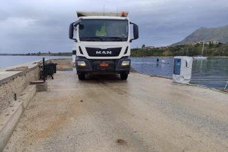 Βόνιτσα: Σοβαρός τραυματισμός εργαζομένου στην καθαριότητα - Νοσηλεύεται διασωληνωμένος