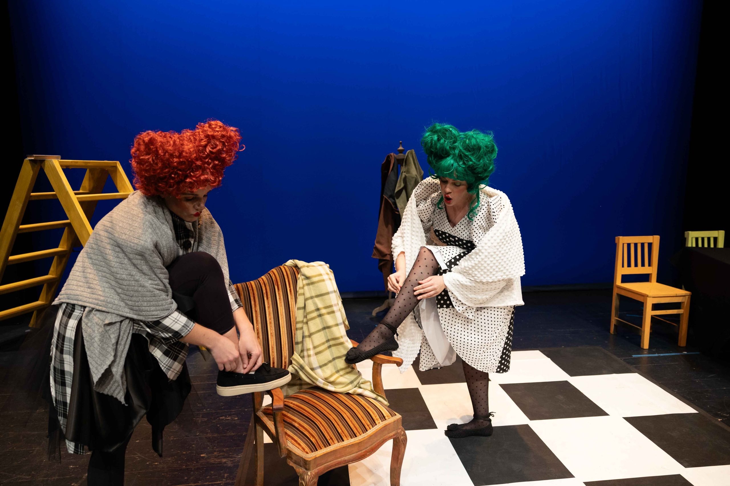 Πάτρα: Η Πεντάμορφη και το Τέρας ή Πώς η Άννα φόρεσε τα τρία φουστάνια και μπήκε στα μυστικά δωμάτια