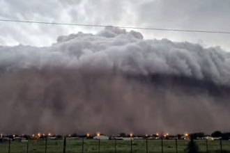 Αργεντινή: Εικόνες «Αποκάλυψης» – Εφιαλτική νεφομάζα «σκέπασε» πόλη ΒΙΝΤΕΟ