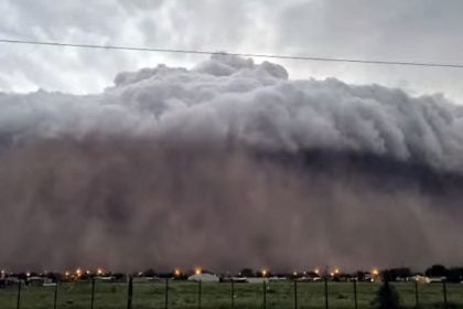 Αργεντινή: Εικόνες «Αποκάλυψης» – Εφιαλτική νεφομάζα «σκέπασε» πόλη ΒΙΝΤΕΟ
