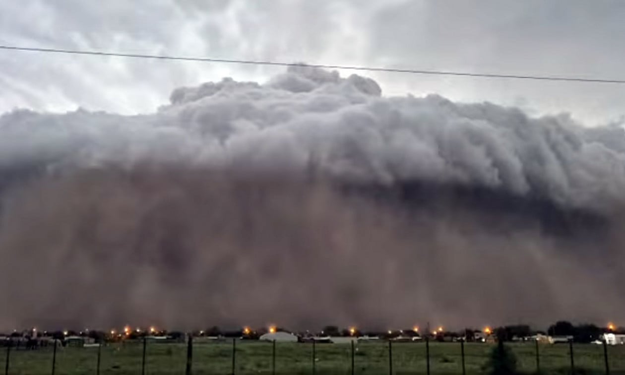 Αργεντινή: Εικόνες «Αποκάλυψης» – Εφιαλτική νεφομάζα «σκέπασε» πόλη ΒΙΝΤΕΟ