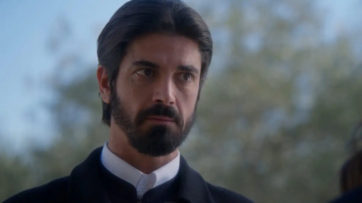 Άγιος έρωτας: Ο πατήρ Νικόλαος εξομολογείται στη Χλόη όλη την αλήθεια για την αδελφή του