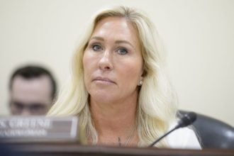 Η άλλοτε πιστή σύμμαχος του Τραμπ, βουλευτής Μάρτζορι Τέιλορ Γκριν, λέει ότι δέχεται απειλές που ενθαρρύνονται από τον πρόεδρο των ΗΠΑ