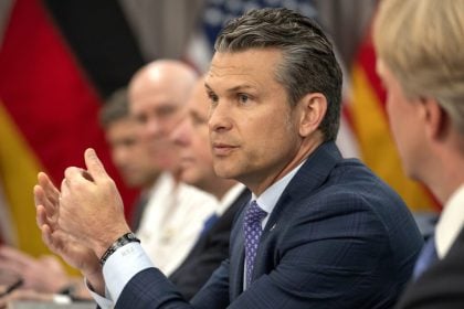 Π. Χέγκσεθ: Επιδιώκουμε την αποκατάσταση των στρατιωτικών διαύλων επικοινωνίας των ΗΠΑ με την Κίνα