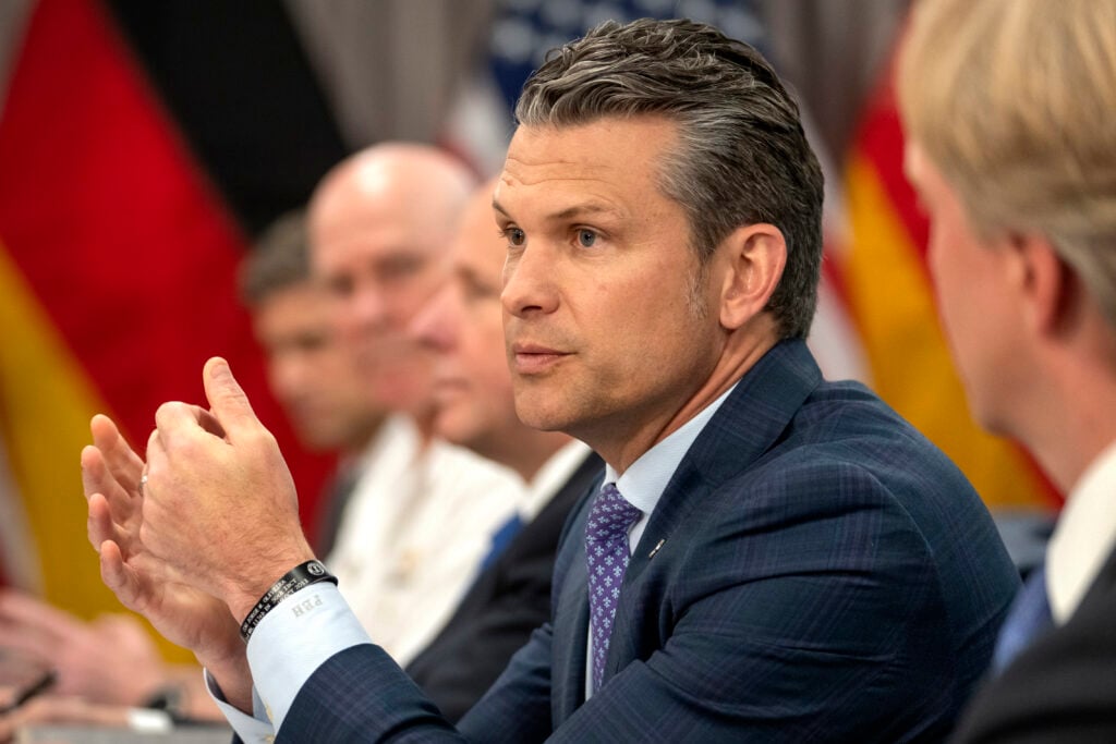 Π. Χέγκσεθ: Επιδιώκουμε την αποκατάσταση των στρατιωτικών διαύλων επικοινωνίας των ΗΠΑ με την Κίνα