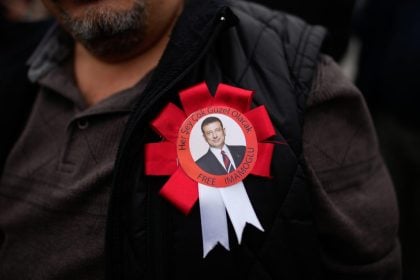 Τουρκία: Στην Αστυνομία οδηγήθηκαν έξι δημοσιογράφοι ως ύποπτοι για την υπόθεση Ιμάμογλου