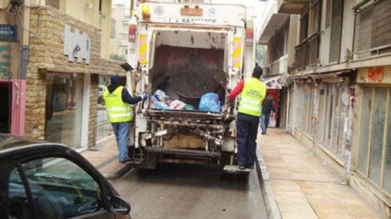Δυτ. Ελλάδα: Υπάλληλος καθαριότητας έπεσε από απορριμματοφόρο – Δίνει μάχη για τη ζωή του στη ΜΕΘ