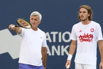 Στέφανος Τσιτσιπάς: «Εγώ οδηγούσα» λέει τώρα ο πατέρας του, για το περιστατικό με την υπερβολική ταχύτητα