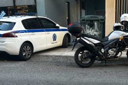 Για απόπειρα ανθρωποκτονίας κατηγορείται η 49χρονη που μαχαίρωσε τον πατέρα της στο Αγρίνιο