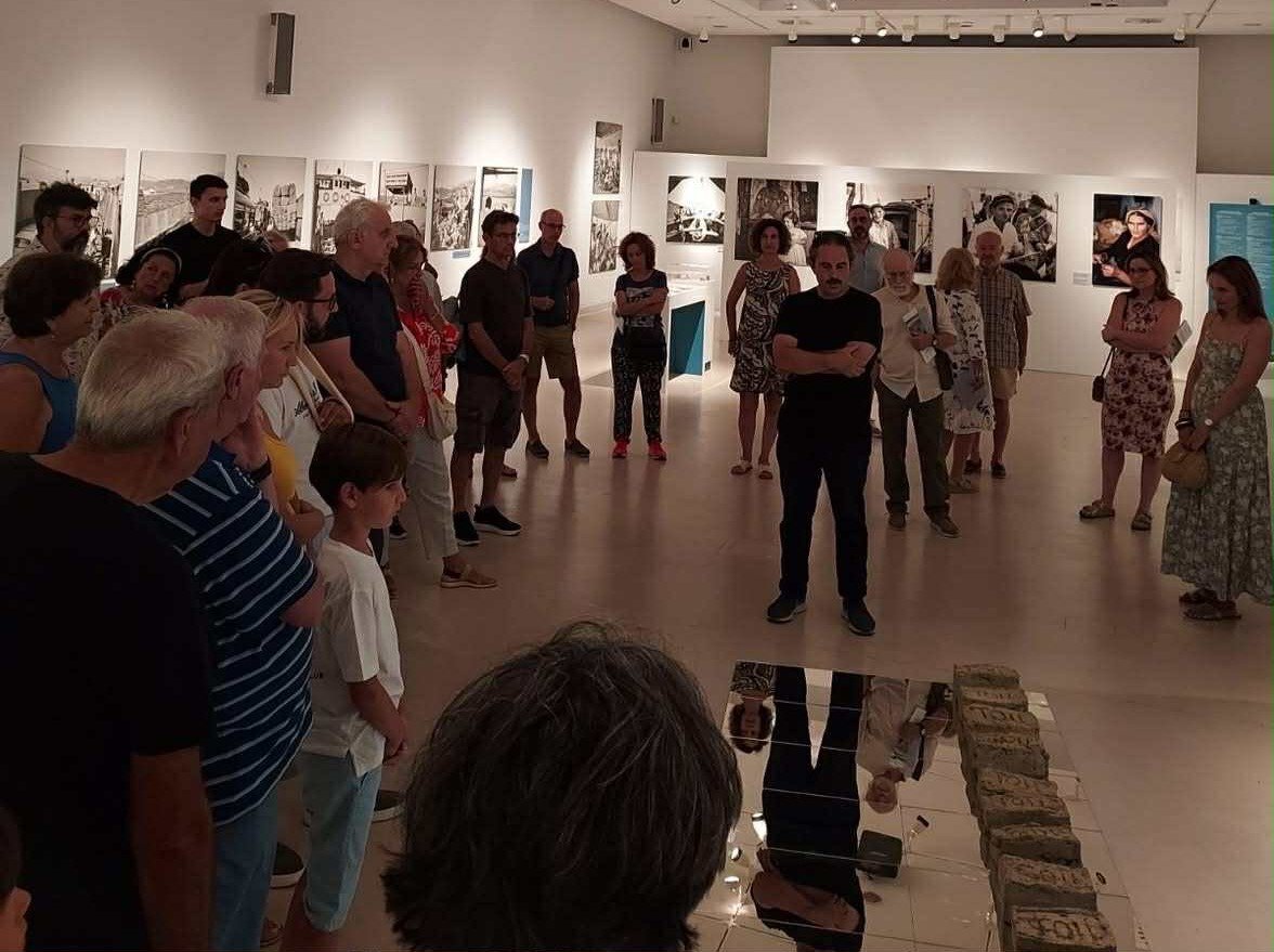 Πάνω από 9.000 επισκέπτες στην έκθεση φωτογραφίας του Robert McCabe στο Αρχαιολογικό Μουσείο Πατρών