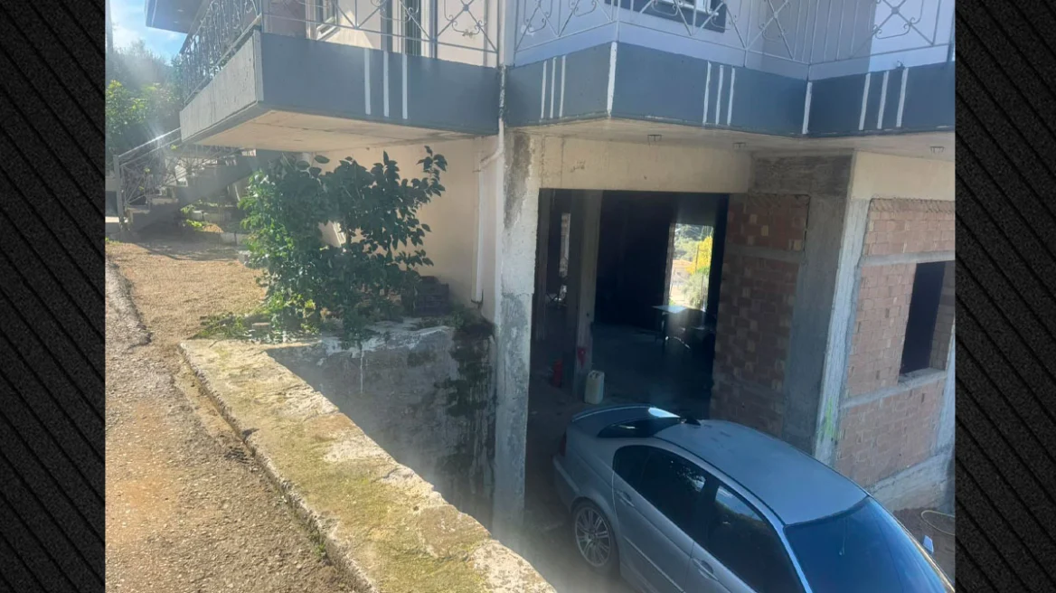 «Ο μικρός ήταν ανήσυχος, είχε τρέλα με την γουρούνα» λέει συγγενής του 25χρονου και του 3χρονου που σκοτώθηκε στην Αχαΐα