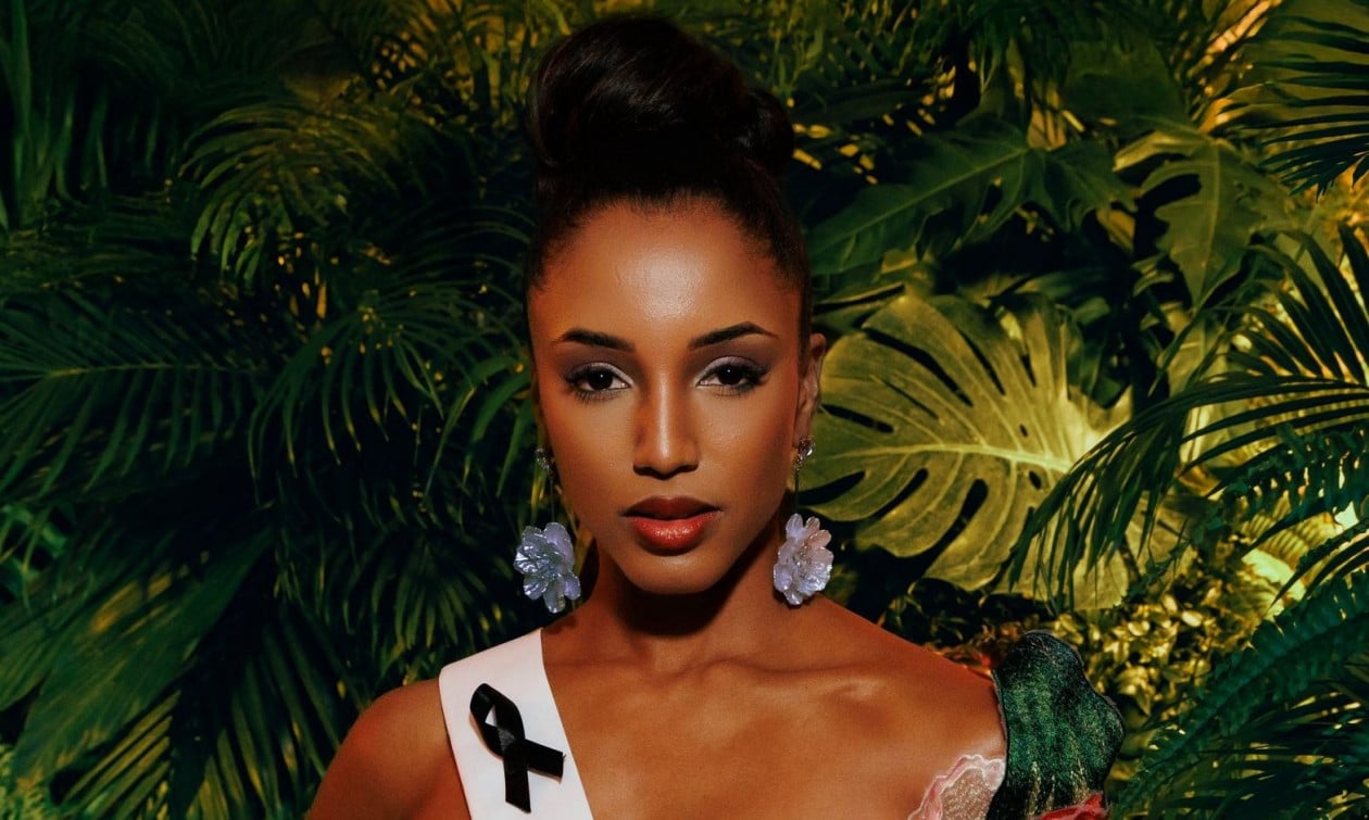 Στην εντατική παραμένει η Μις Τζαμάικα έπειτα από την πτώση της από σκηνή στον διαγωνισμό Μις Υφήλιος