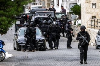 Βορίζια: Στην ανακρίτρια για τη βόμβα οι έγκλειστοι συγγενείς του 39χρονου – Σχηματίστηκε και 2η δικογραφία για τους Καργάκηδες