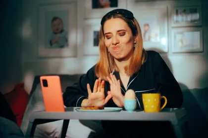 Το πρωί πίνετε μόνο καφέ; Οι ειδικοί εξηγούν τι συμβαίνει