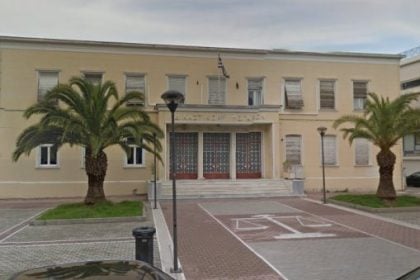 Δυτ. Ελλάδα: Άνδρας περίμενε την δίκη του και υπέστη κρίση επιληψίας - Τραυματίστηκε και δικηγόρος